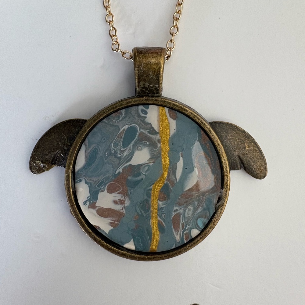 BRAND NEW LADIES DESIGN NECKLACE - HAND DESIGNED